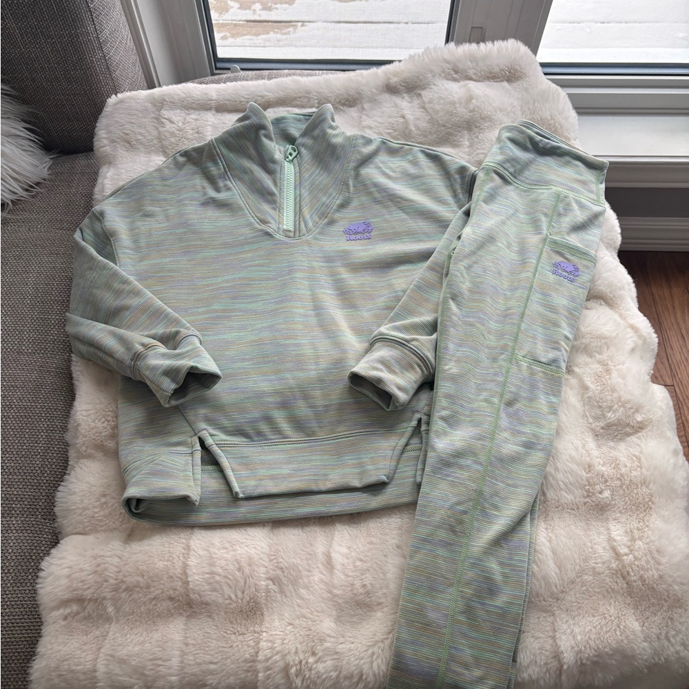 Roots 2 piece leggings and top - Picture 1 of 5